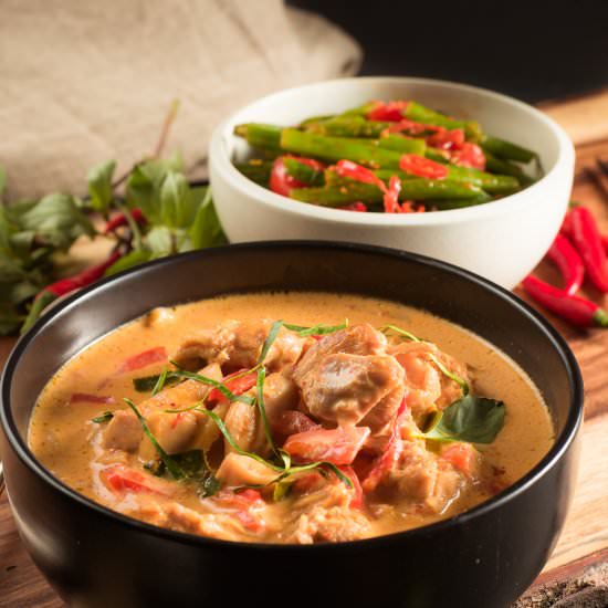 thai red chicken curry