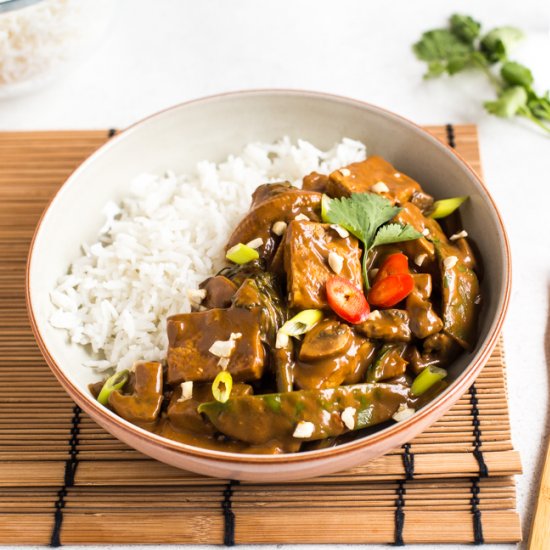 Tofu satay curry