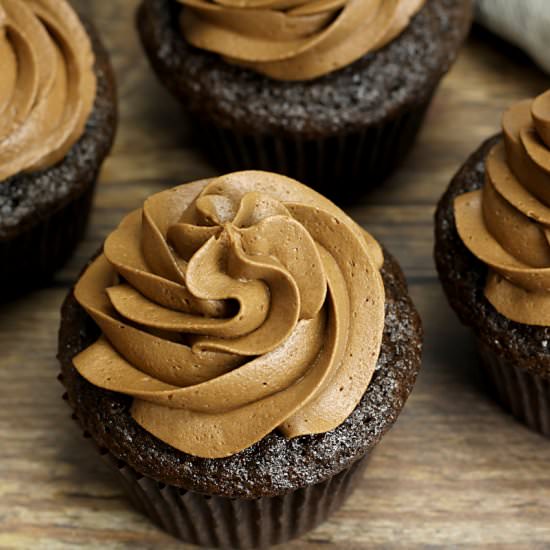 Easy Homemade Chocolate Cupcakes