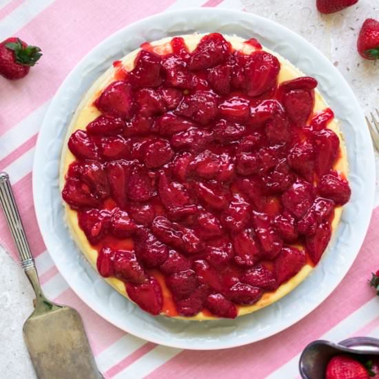 Classic strawberry cheesecake