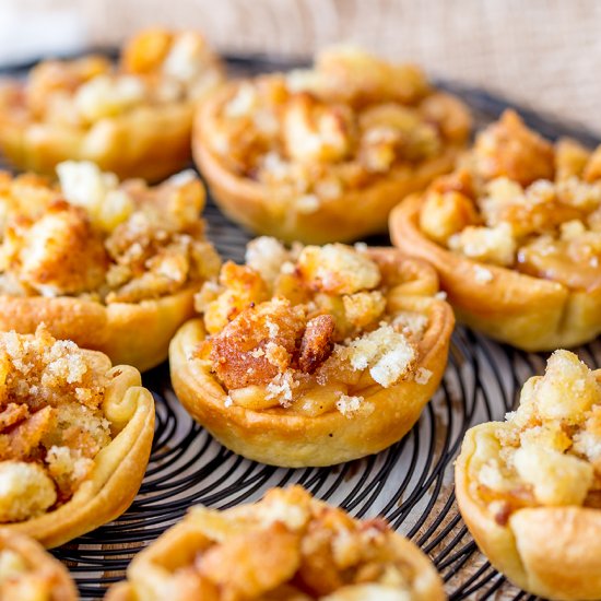 Apple pies with Donut Crumb Topping