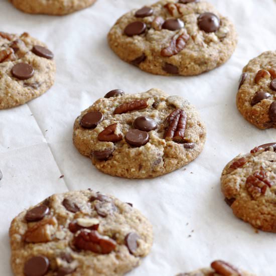 Pecan Cookies with Chocolate Chips