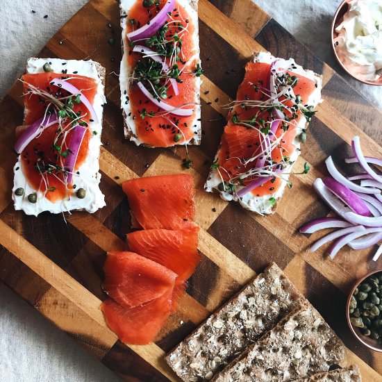 Lox and Cream Cheese Crisps