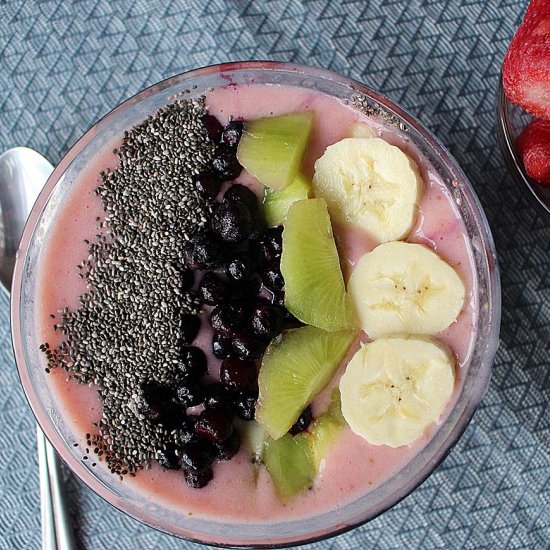 Delicious smoothie bowl breakfast