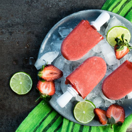 Paletas de Fresas (Strawberry Pops)