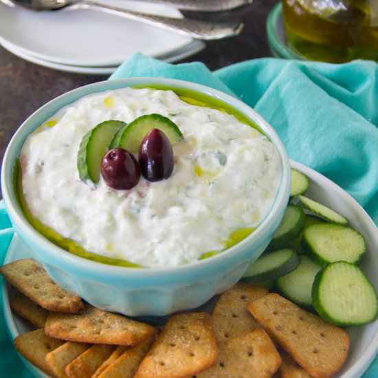 AUTHENTIC GREEK TZATZIKI SAUCE RECI