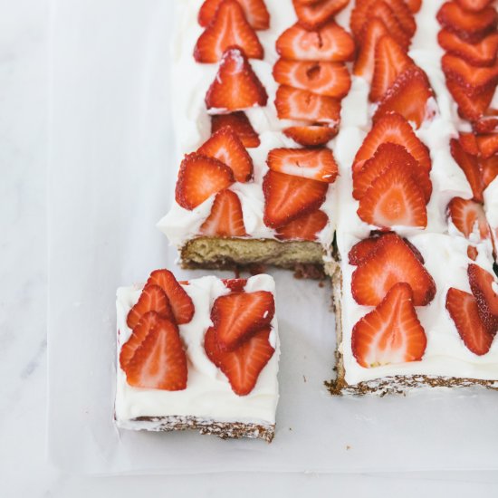 strawberry shortcake cake