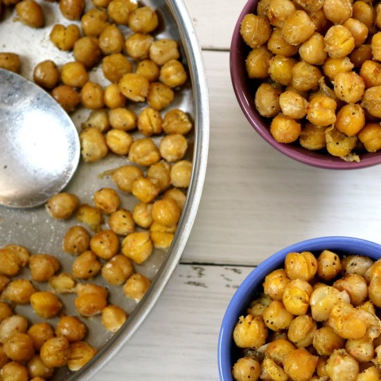 Slightly Spicy Crunchy Chickpeas