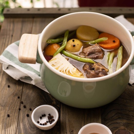 Nilagang Baka (Boiled Beef Soup)