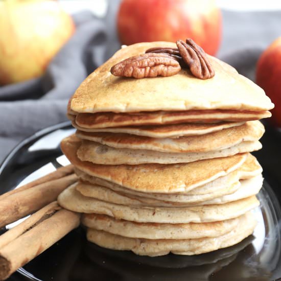 Healthy Vegan Apple Pie Pancakes