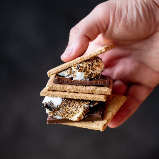 DIY S’MORES BAR PARTY