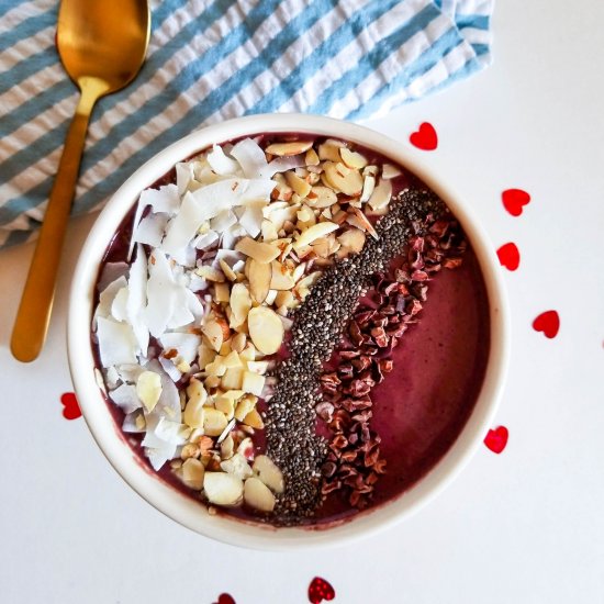 chocolate cherry smoothie bowl