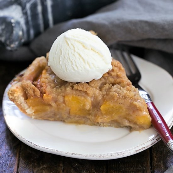 Easy Peach Crumb Pie