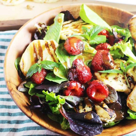 Grilled Halloumi & Strawberry Salad