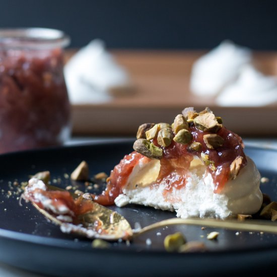 Vanilla Meringues with Rhubarb Jam