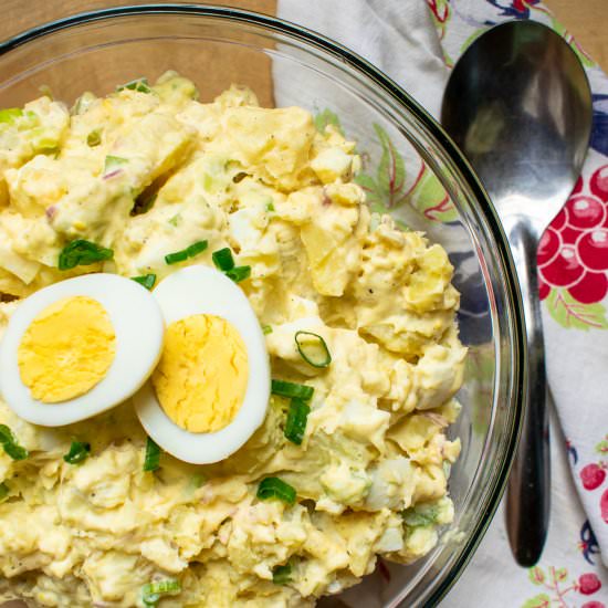 Traditional Creamy Potato Salad