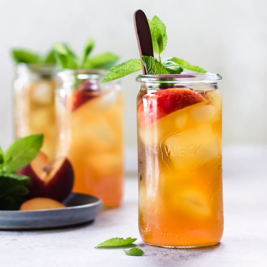 Cold brew peach iced tea