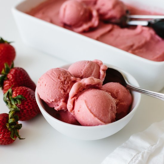 Strawberry Frozen Yogurt