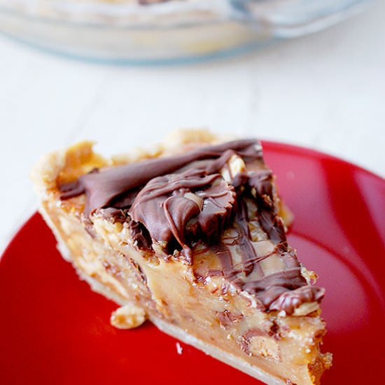 Caramel chocolate peanut butter pie