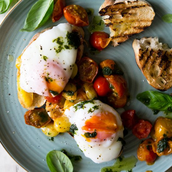 Tomato Breakfast Crostini