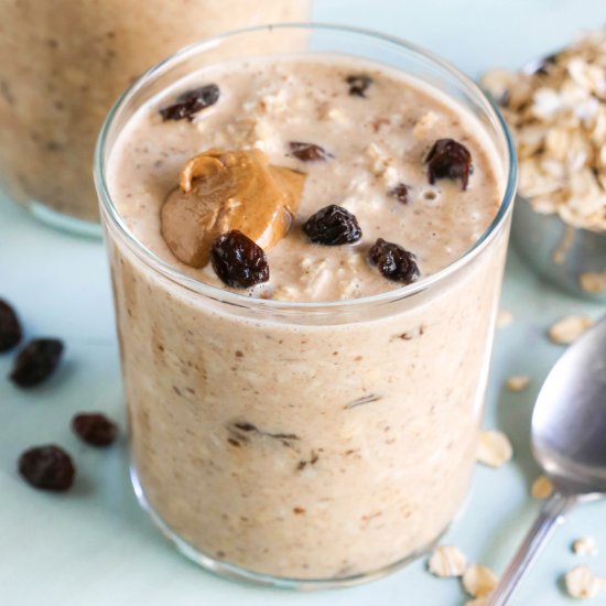 Oatmeal Raisin Overnight Oats