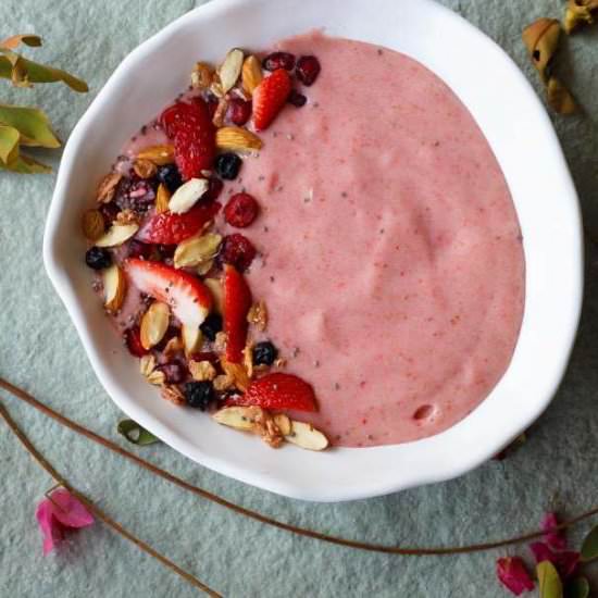 Strawberry & Banana Smoothie Bowl