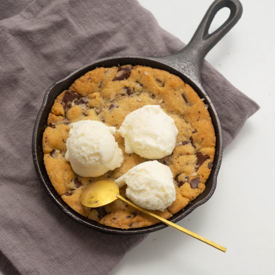 Skillet chocolate chip cookie