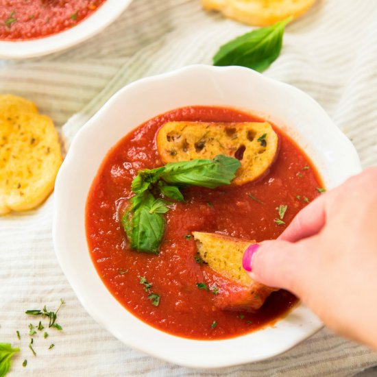 Healthy Roasted Tomato Basil Soup