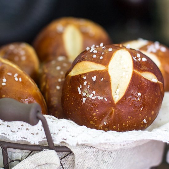 Easy Bavarian Pretzel Rolls