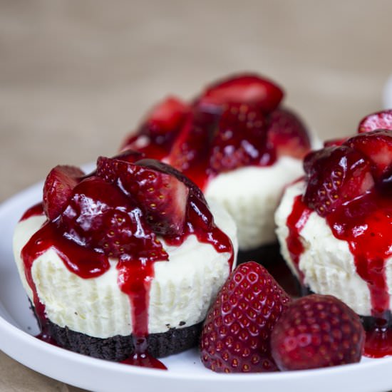 Mini Strawberry Oreo Cheesecakes