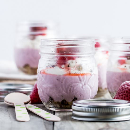 Strawberry Cheesecake Sundaes