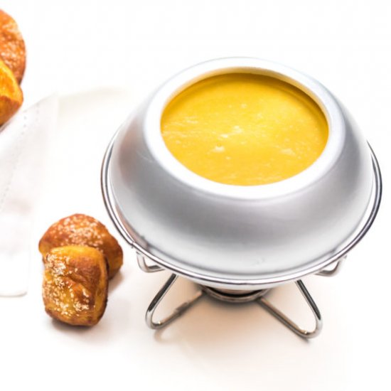 Cheesy beer fondue