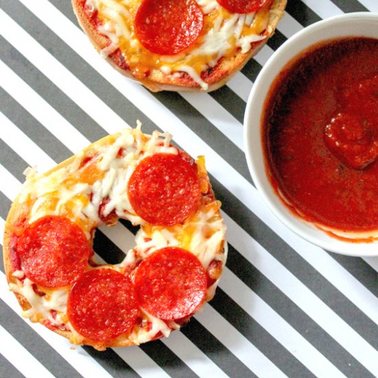 Easy Bagel Pizzas