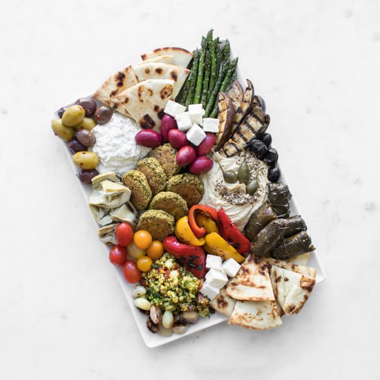 How to Craft a Mezze Board