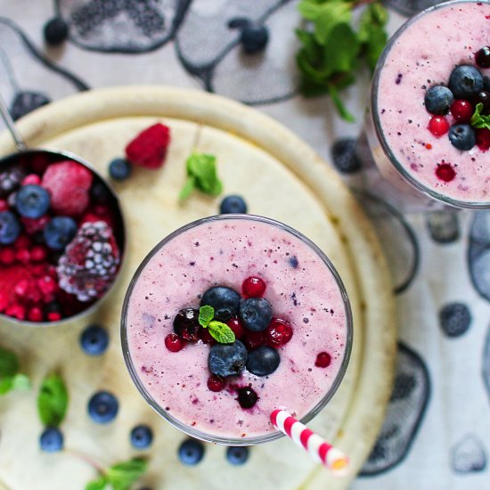 Mixed berries smoothie