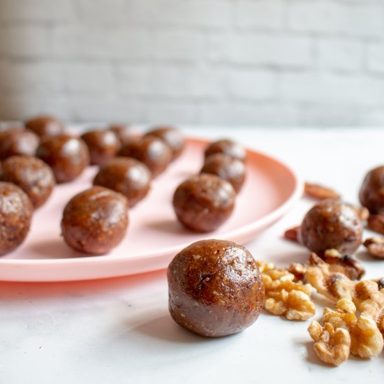 5-Ingredient Energy Balls (Whole30)