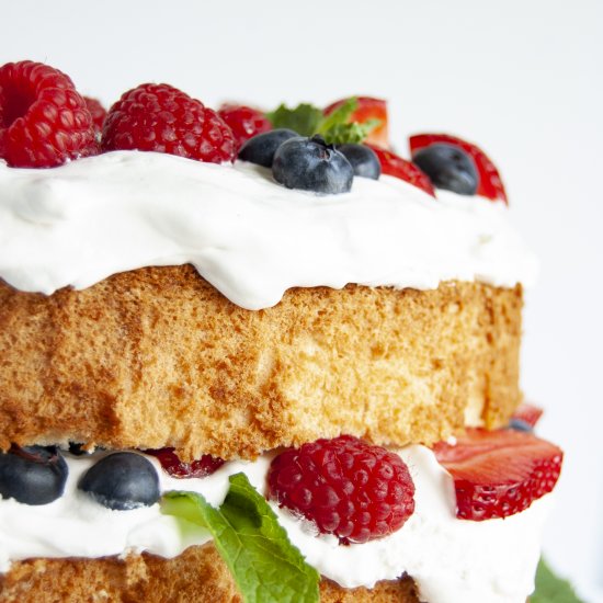 Home Angel Food Cake with Berries