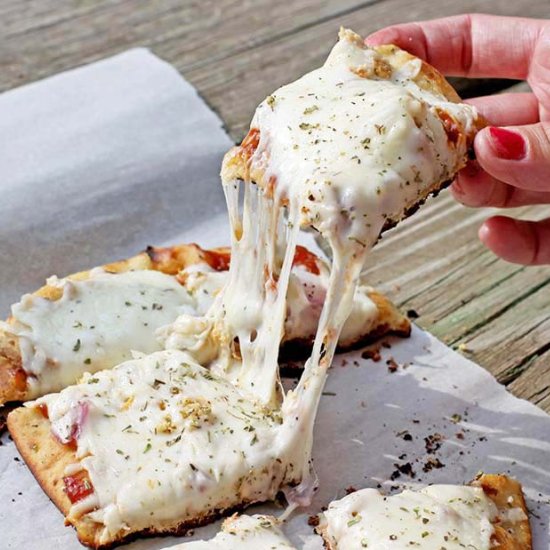 Easy Grilled Pizzas with Naan Bread