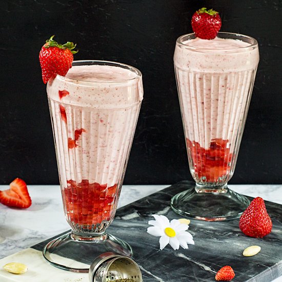 Strawberry Lassi Yogurt Smoothie