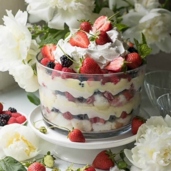 Mixed Summer Berry Trifle Recipe