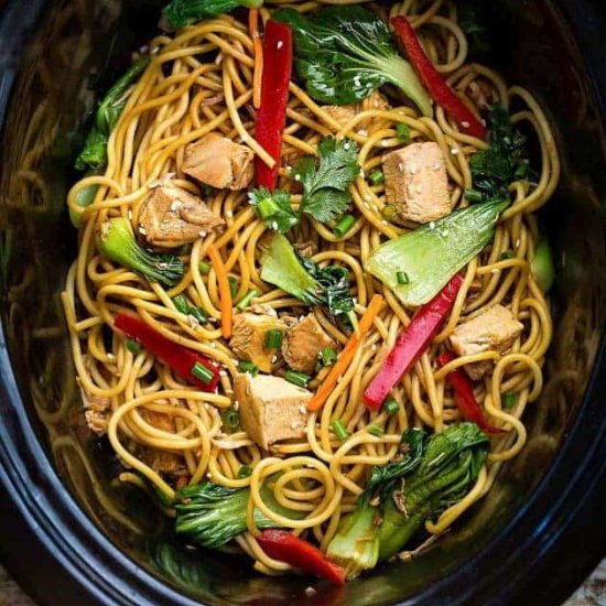 Easy Slow Cooker Chicken Lo Mein