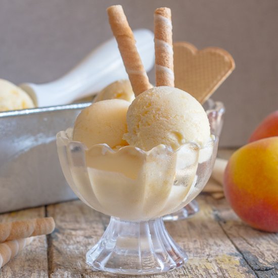 Creamy Homemade Peach Ice Cream