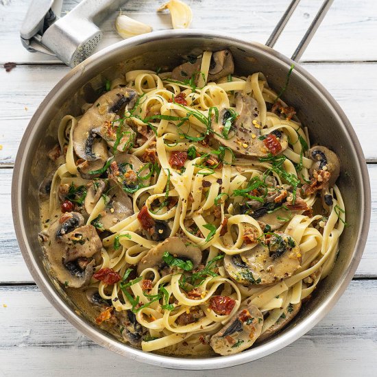 Sun Dried Tomato and Mushroom Pasta