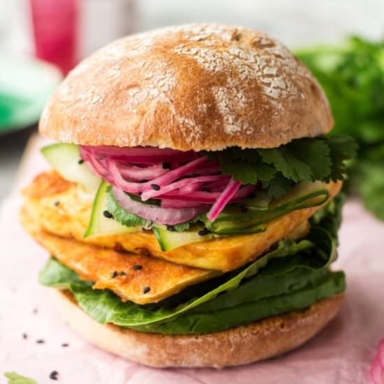 Peanut tofu burgers