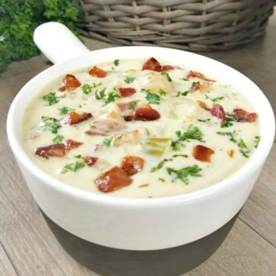 Creamy New England Clam Chowder