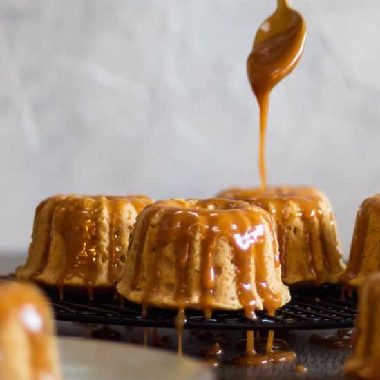 Brown Sugar Cakes & Caramel Drizzle