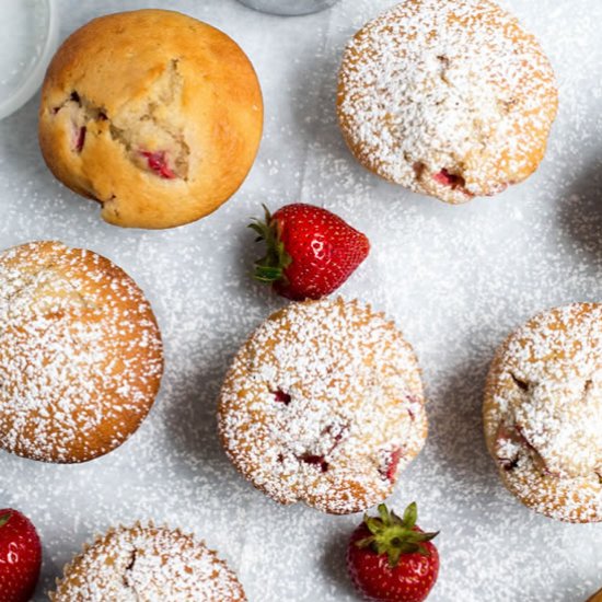 Fresh Strawberry Muffins