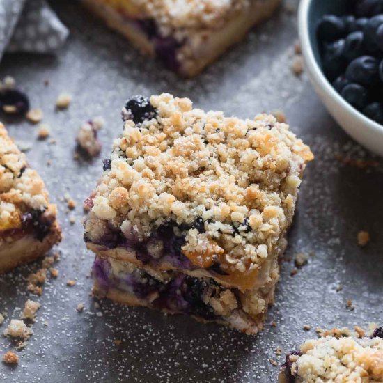 Blueberry Peach Cheesecake Crumble