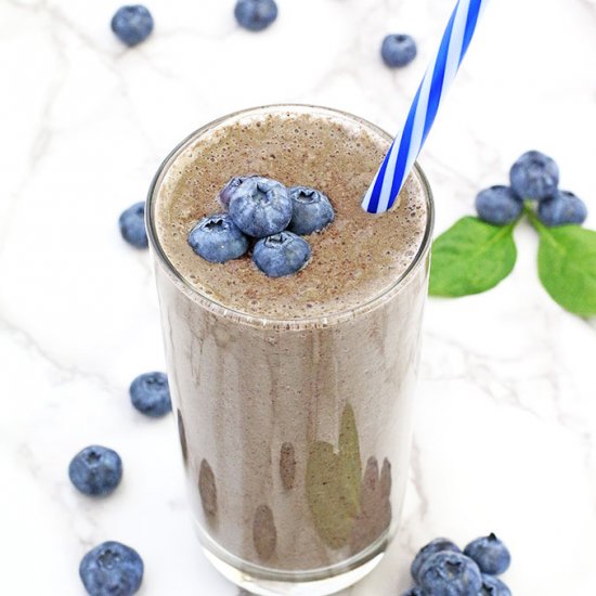 HEALTHY AVOCADO BLUEBERRY SMOOTHIE