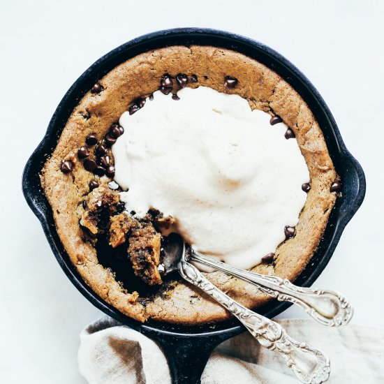 paleo gluten free cookie skillet